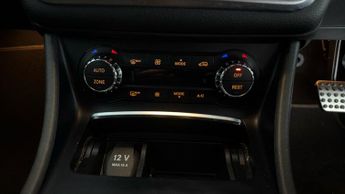 Mercedes-Benz CLA CLA 180 AMG LINE