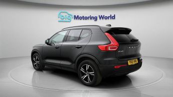 Volvo XC40 B4 R-DESIGN