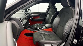 Volvo XC40 B4 R-DESIGN