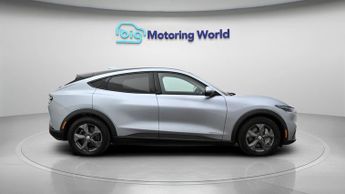 Ford Mustang Mach-E BASE