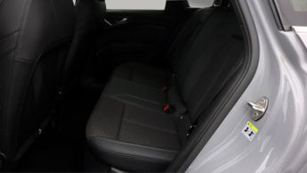 Audi Q4 e-tron S LINE