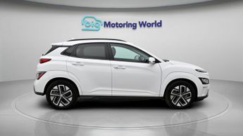 Hyundai KONA PREMIUM