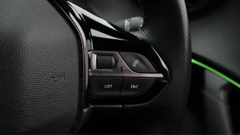 Peugeot E-2008 GT PREMIUM