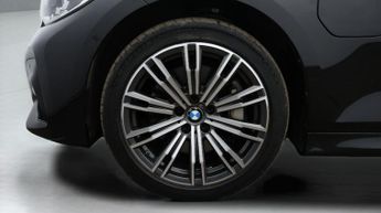 BMW 3 Series 330E M SPORT