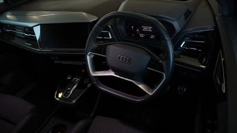 Audi Q4 e-tron S LINE