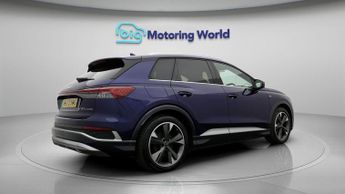Audi Q4 e-tron S LINE
