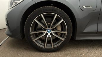 BMW 330 330E SPORT PRO