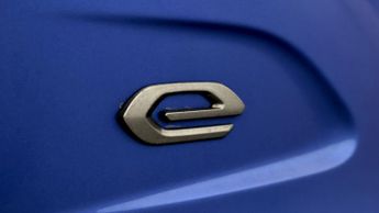 Peugeot E-208 GT LINE