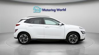 Hyundai KONA PREMIUM