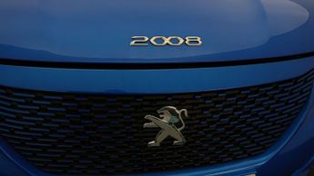 Peugeot E-2008 GT
