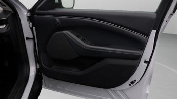 Ford Mustang Mach-E BASE