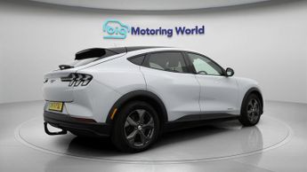 Ford Mustang Mach-E BASE