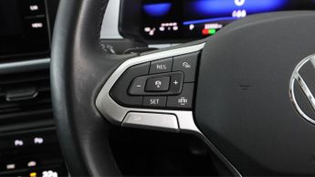 Volkswagen T-Roc LIFE TSI DSG