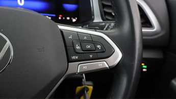 Volkswagen T-Roc LIFE TSI DSG