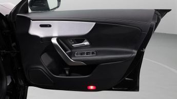 Mercedes-Benz CLA CLA 200 AMG LINE