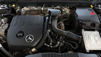 Mercedes-Benz CLA CLA 200 AMG LINE