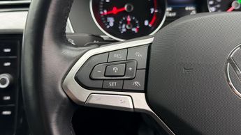 Volkswagen Passat SEL TSI EVO DSG