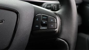 Ford Mustang Mach-E BASE