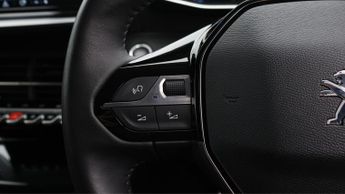 Peugeot E-2008 ALLURE PREMIUM PLUS