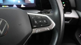 Volkswagen Golf LIFE TDI DSG
