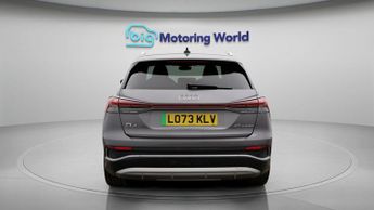 Audi Q4 e-tron S LINE