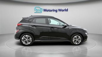 Hyundai KONA PREMIUM