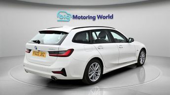 BMW 3 Series 330E SE PRO