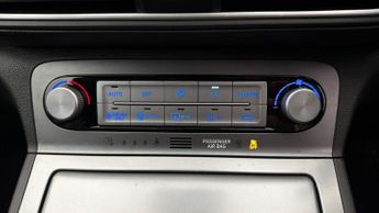 Hyundai KONA PREMIUM SE