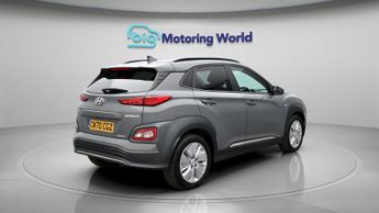 Hyundai KONA PREMIUM SE