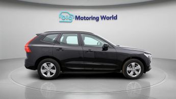 Volvo XC60 B5 MOMENTUM