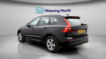 Volvo XC60 B5 MOMENTUM