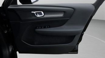 Volvo XC40 RECHARGE T4 R-DESIGN