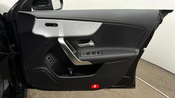 Mercedes-Benz CLA CLA 180 AMG LINE