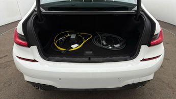 BMW 3 Series 330E M SPORT