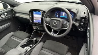 Volvo XC40 B4 PLUS BLACK EDITION