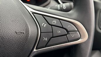 Renault Clio TECHNO E-TECH