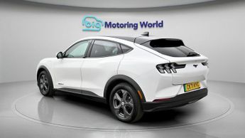 Ford Mustang Mach-E BASE