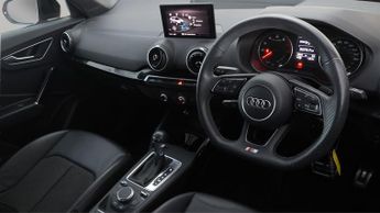 Audi Q2 TFSI S LINE BLACK EDITION