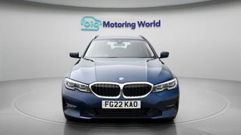 BMW 3 Series 330E SE PRO