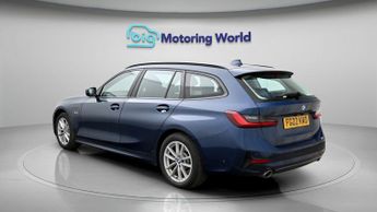 BMW 3 Series 330E SE PRO