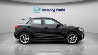 Audi Q2 TDI S LINE