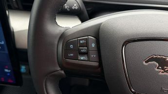 Ford Mustang Mach-E BASE