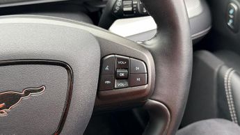 Ford Mustang Mach-E BASE