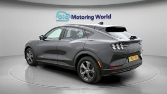 Ford Mustang Mach-E BASE