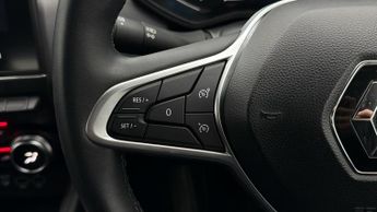 Renault Clio ICONIC EDITION E-TECH