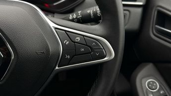 Renault Clio ICONIC EDITION E-TECH