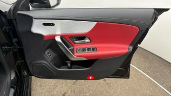 Mercedes-Benz CLA CLA 200 AMG LINE