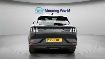 Ford Mustang Mach-E BASE