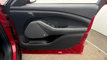 Ford Mustang Mach-E BASE