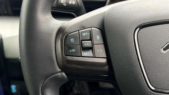 Ford Mustang Mach-E BASE